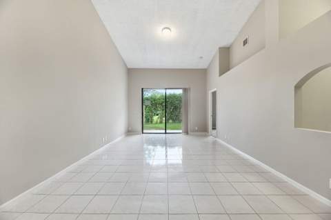 3069 La Mirage Drive, Lauderhill FL - photo 10 of 32