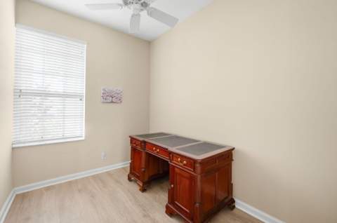 483 NW Blue Lake Drive, Port St. Lucie FL - photo 9 of 27