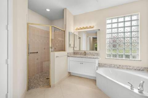 483 NW Blue Lake Drive, Port St. Lucie FL - photo 19 of 27