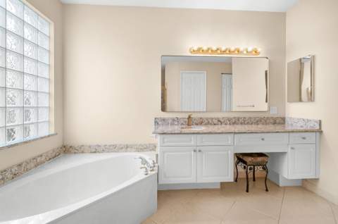 483 NW Blue Lake Drive, Port St. Lucie FL - photo 20 of 27