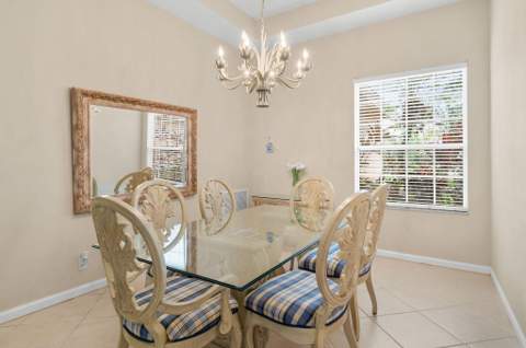 483 NW Blue Lake Drive, Port St. Lucie FL - photo 8 of 27