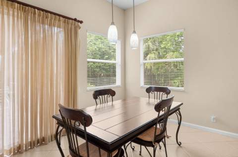 483 NW Blue Lake Drive, Port St. Lucie FL - photo 11 of 27