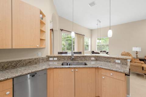 483 NW Blue Lake Drive, Port St. Lucie FL - photo 14 of 27