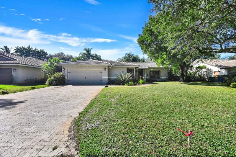 4 bedroom Single Family Residence at 11350 NW 1st Place, Cypress Glen, Coral Springs — photo 3