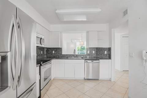 5874 Crystal Shores Drive #308, Boynton Beach FL - photo 6 of 46