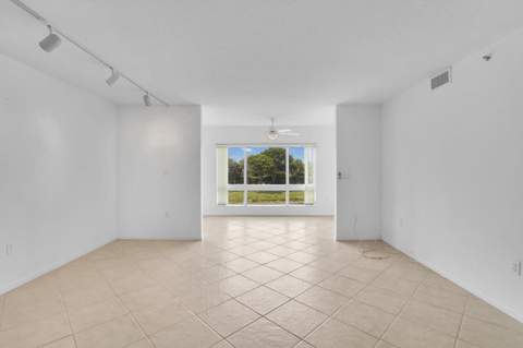 5874 Crystal Shores Drive #308, Boynton Beach FL - photo 12 of 46