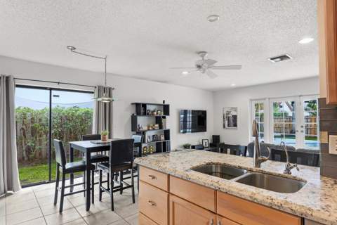 4852 Sugar Pine Drive, Boca Raton FL - photo 11 of 40