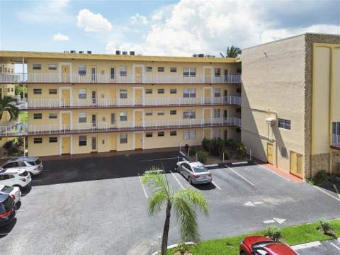 3940 NW 42nd Avenue #417, Lauderdale Lakes FL - photo 17 of 22
