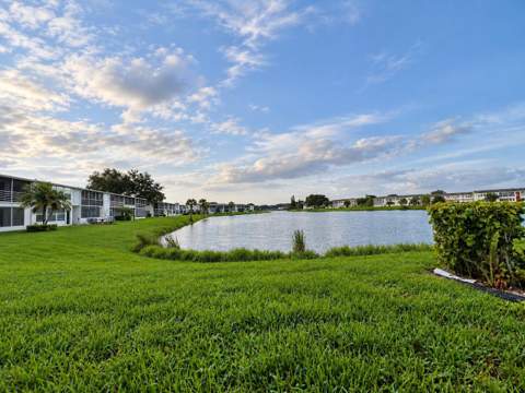 158 Chatham H, West Palm Beach FL - photo 10 of 16