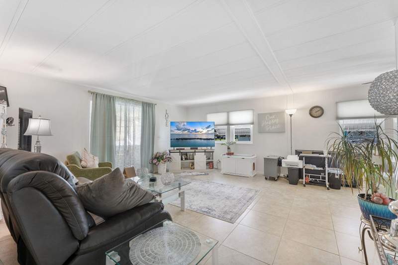 2 bedroom Manufactured Home at 8702 Duchess Court #352, Sea Meadows, Boynton Beach — photo 4