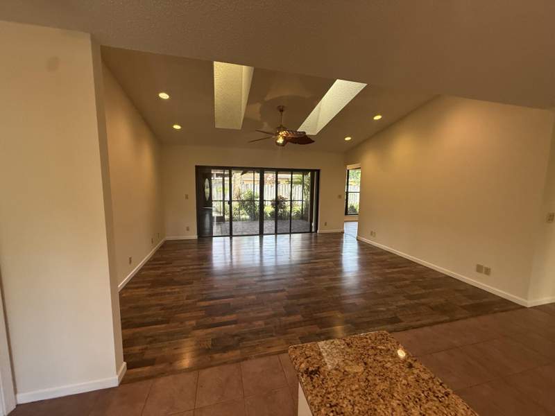 3 bedroom Single Family Residence at 835 Ivy Drive, Sugar Pond Manor Of Wellington, Wellington — photo 2