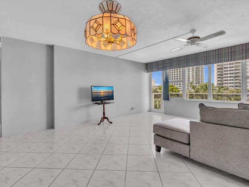 1 bedroom Stock Cooperative at 3333 NE 34th Street #418, Coral Ridge Towers South Co-Op, Fort Lauderdale — photo 4