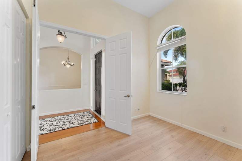 5 bedroom Single Family Residence at 6929 Finamore Circle, Journeys End 1, Lake Worth — photo 3