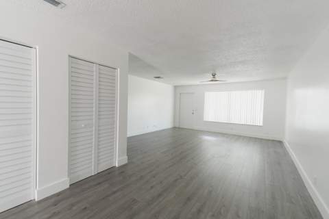 4846 Orleans Court #B, West Palm Beach FL - photo 6 of 29
