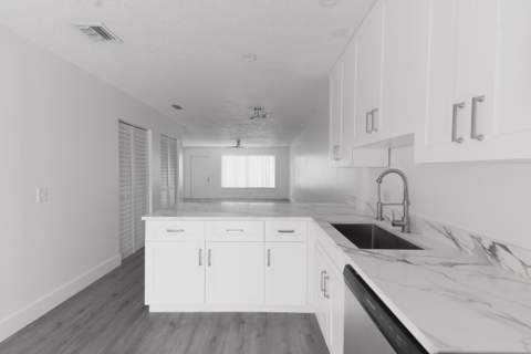 4846 Orleans Court #B, West Palm Beach FL - photo 9 of 29