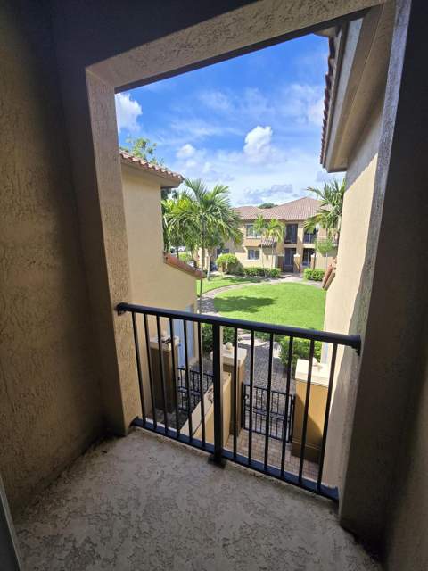 6515 Diamond Springs Terrace #2409, West Palm Beach FL - photo 18 of 31