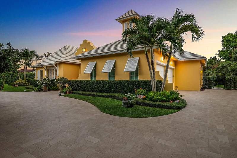 4 bedroom Single Family Residence at 10329 Prestwick Road, Pine Tree Golf Club, Boynton Beach — photo 2