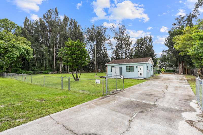 1 bedroom Single Family Residence at 6368 Bishoff Road, Palm Beach Farms Co Pl No 3, West Palm Beach — photo 2