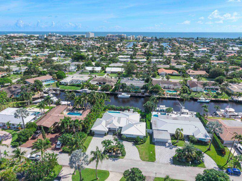 3 bedroom Single Family Residence at 1020 SE 12th Terrace, Cove 5th Sec, Deerfield Beach — photo 4