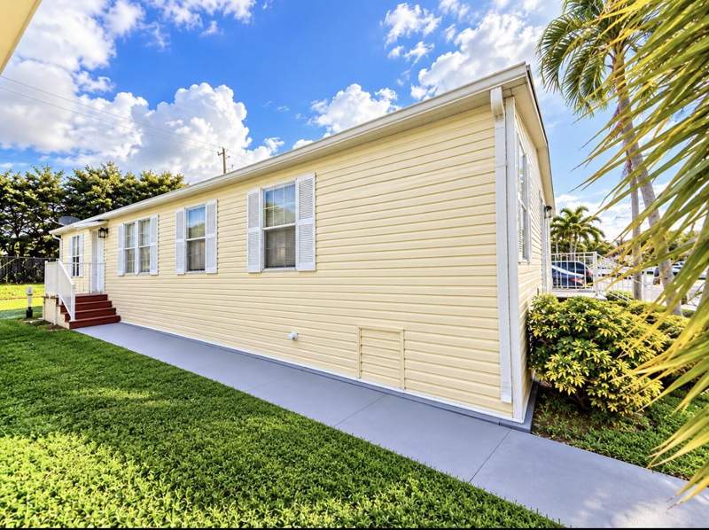 3 bedroom Manufactured Home at 76 Plantation Boulevard, Palm Beach Plantation, Lake Worth — photo 3