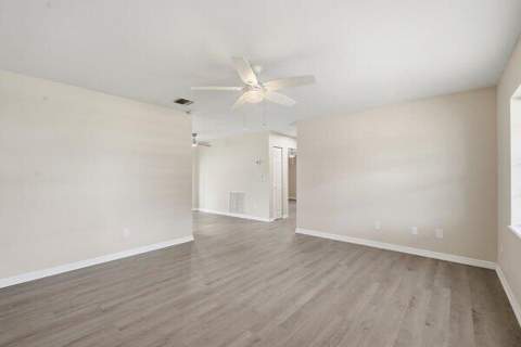 7603 Brookline Avenue, Fort Pierce FL - photo 9 of 37
