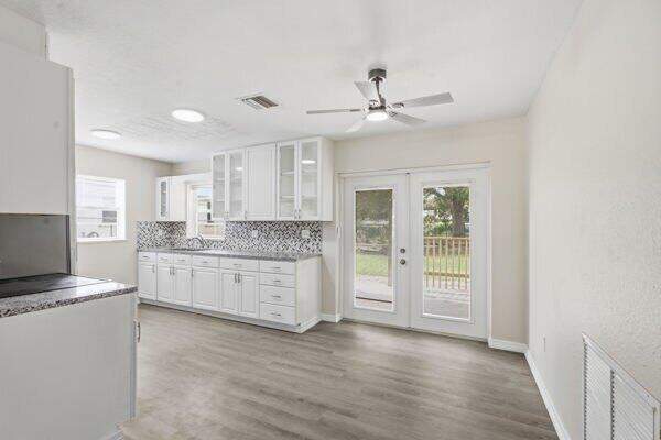 3 bedroom Single Family Residence at 7603 Brookline Avenue, Lakewood Park Unit 7, Fort Pierce — photo 3
