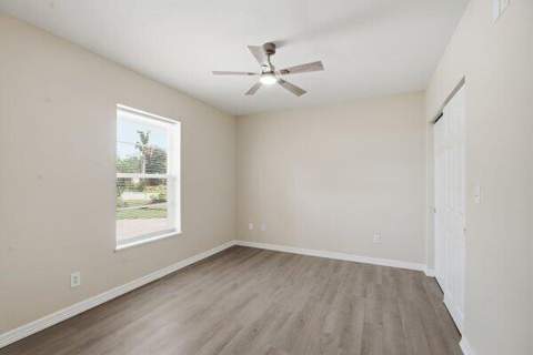 7603 Brookline Avenue, Fort Pierce FL - photo 10 of 37