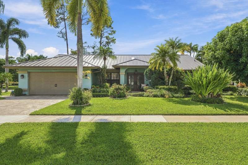 4 bedroom Single Family Residence at 13629 Northumberland Circle, Greenview Shores 1 Of Wellington, Wellington — photo 2