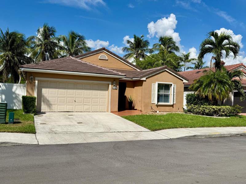 3 bedroom Single Family Residence at 870 NW 166th Avenue, Westfork I Plat, Pembroke Pines — photo 3