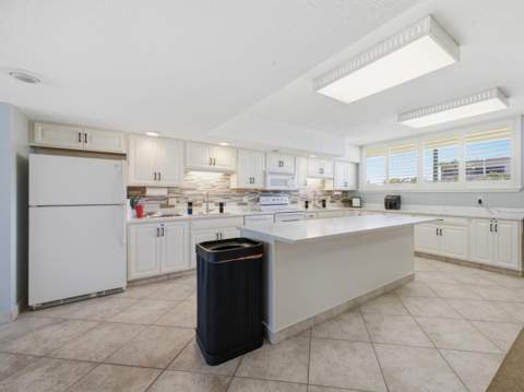 555 NW 4th Avenue #218, Boca Raton FL - photo 11 of 30