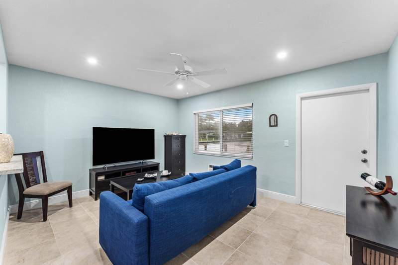 1 bedroom Stock Cooperative at 301 E McNab Road #113, Waterview Lodge Co-Op, Pompano Beach — photo 3