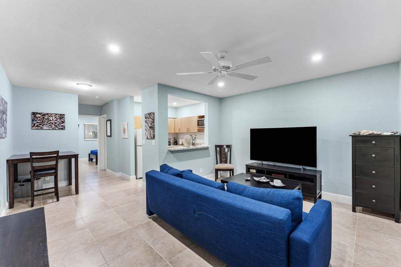 1 bedroom Stock Cooperative at 301 E McNab Road #113, Waterview Lodge Co-Op, Pompano Beach — photo 4