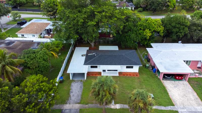 3 bedroom Single Family Residence at 810 Wyoming Avenue, Melrose Park Sec 7, Fort Lauderdale — photo 2