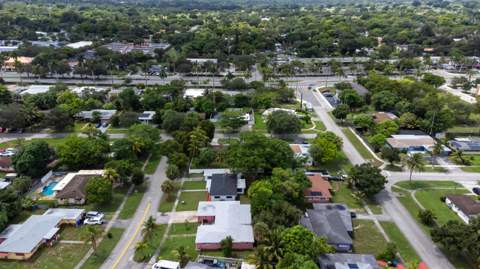 810 Wyoming Avenue, Fort Lauderdale FL - photo 6 of 52