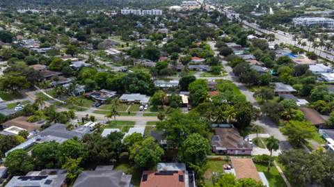 810 Wyoming Avenue, Fort Lauderdale FL - photo 7 of 52