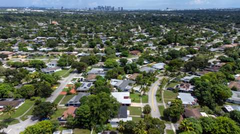 810 Wyoming Avenue, Fort Lauderdale FL - photo 9 of 52