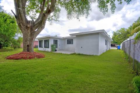 810 Wyoming Avenue, Fort Lauderdale FL - photo 12 of 52