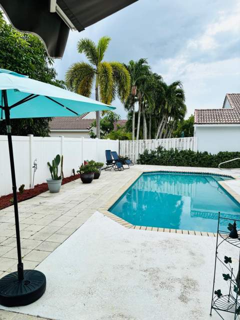 1051 NW 191st Avenue, Pembroke Pines FL - photo 18 of 20