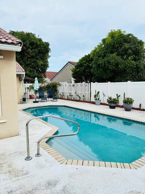 1051 NW 191st Avenue, Pembroke Pines FL - photo 19 of 20