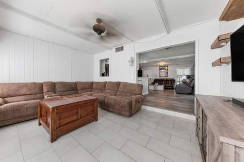 7908 NW 73rd Avenue, Tamarac FL - photo 8 of 23