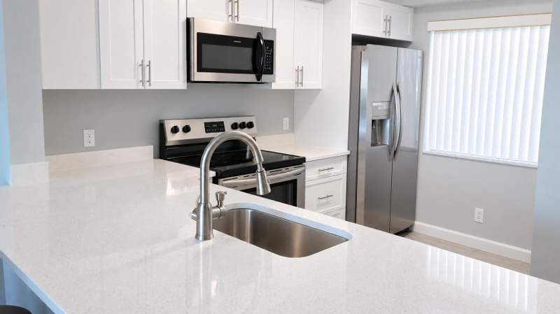 2 bedroom Condominium at 3050 Presidential Way #206, Lands Of The President Condo 8, West Palm Beach — photo 2