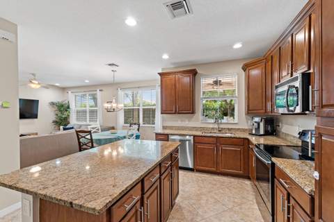 4677 Mediterranean Circle, Palm Beach Gardens FL - photo 10 of 32