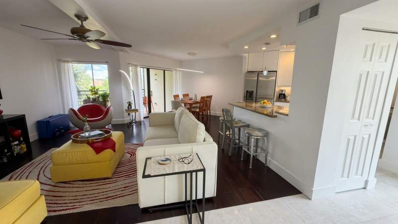 2 bedroom Condominium at 5900 Camino Del Sol #302, Camino Real Village Condo, Boca Raton — photo 5
