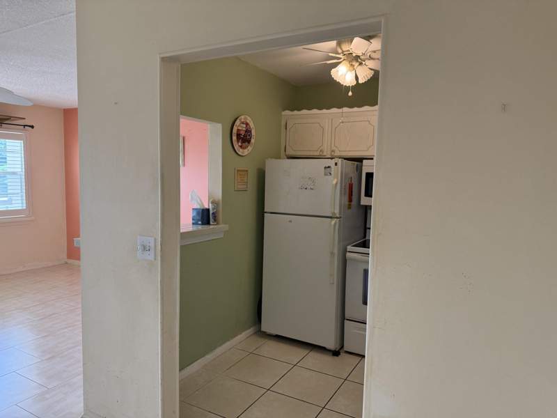 1 bedroom Condominium at 332 Dover B, Century Village, West Palm Beach — photo 2