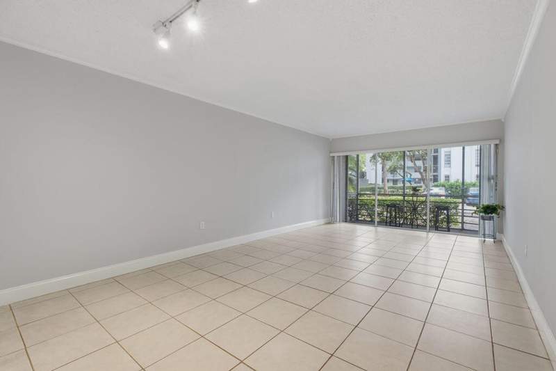 1 bedroom Condominium at 485 N Pine Island Road #A105, Plantation Pines Phase 1 Condo, Plantation — photo 3