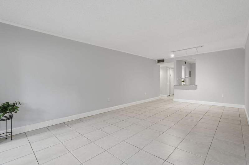 1 bedroom Condominium at 485 N Pine Island Road #A105, Plantation Pines Phase 1 Condo, Plantation — photo 5