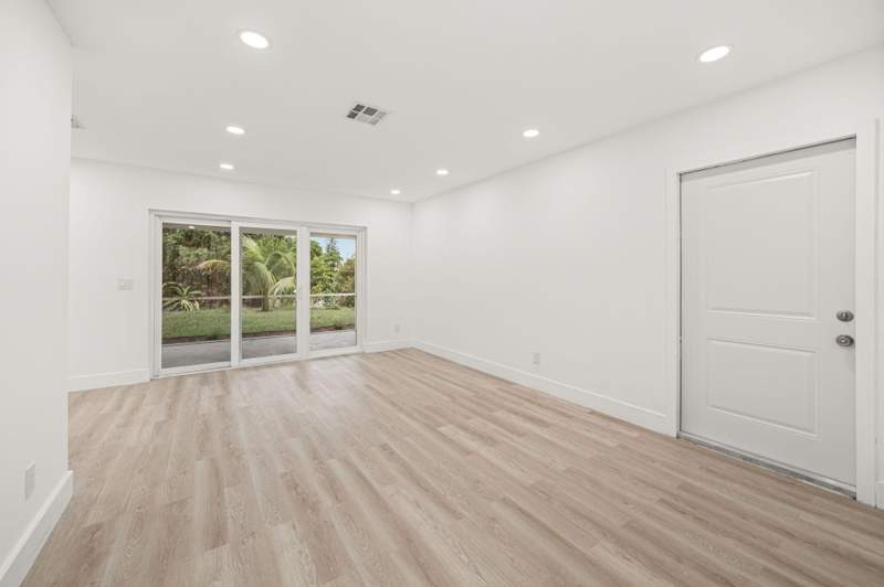 2 bedroom Villa at 5965 Caribbean Boulevard, Gramercy Park Unit 5, West Palm Beach — photo 4