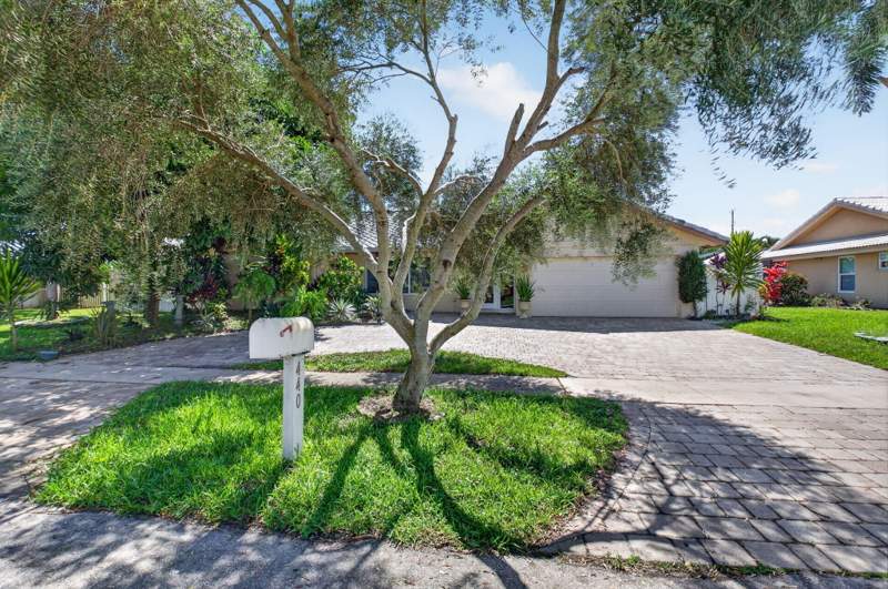 3 bedroom Single Family Residence at 440 NW 69th Street, Hidden Lake, Boca Raton — photo 2