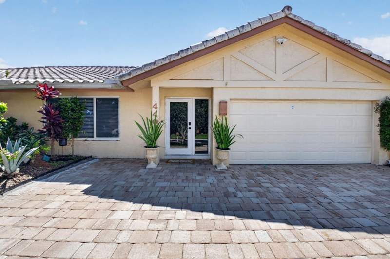 3 bedroom Single Family Residence at 440 NW 69th Street, Hidden Lake, Boca Raton — photo 4
