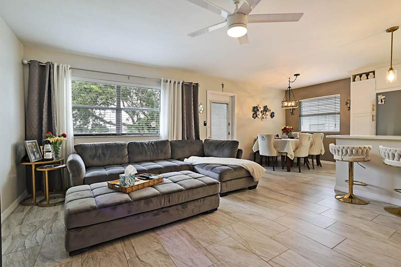 2 bedroom Condominium at 136 Tuscany B, Kings Point, Delray Beach — photo 2